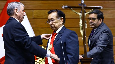 José María Balcázar juró este miércoles como nuevo presidente interino de Perú. EFE/ Congreso de Perú