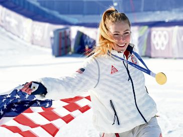 Mikaela Shiffrin conquistó el tercer oro olímpico de su carrera. EFE