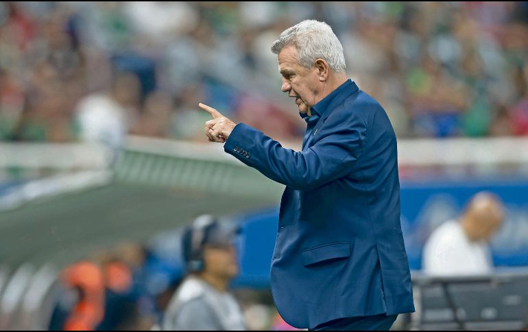 Javier Aguirre no está tranquilo por la amplitud de la lista de lesionados de la Selección. IMAGO7