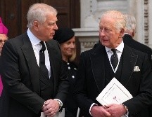 El entonces príncipe Andrés de Inglaterra y el rey Carlos III durante el funeral de la duquesa de Kent, el 16 de septiembre de 2025. AP/J. Chan