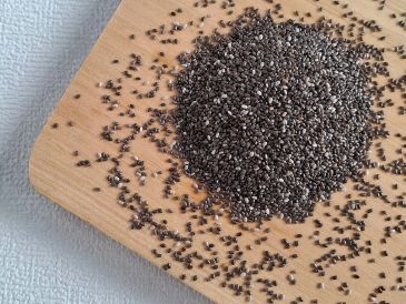 Se dice que no es casualidad que una antigua leyenda señalara que los guerreros aztecas podían sostenerse todo el día con apenas una cucharada de chía. ESPECIAL / CANVA