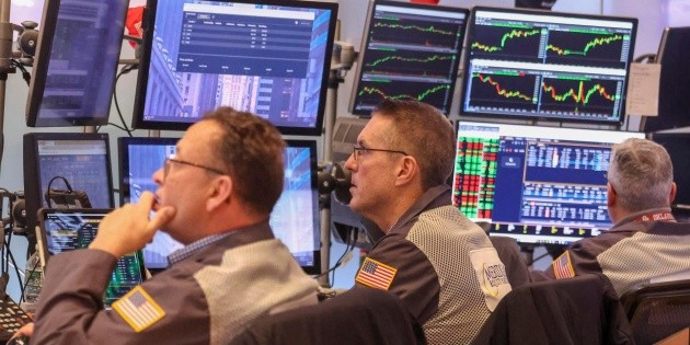 Wall Street cierra en rojo ante tensi&oacute;n entre Estados Unidos e Ir&aacute;n