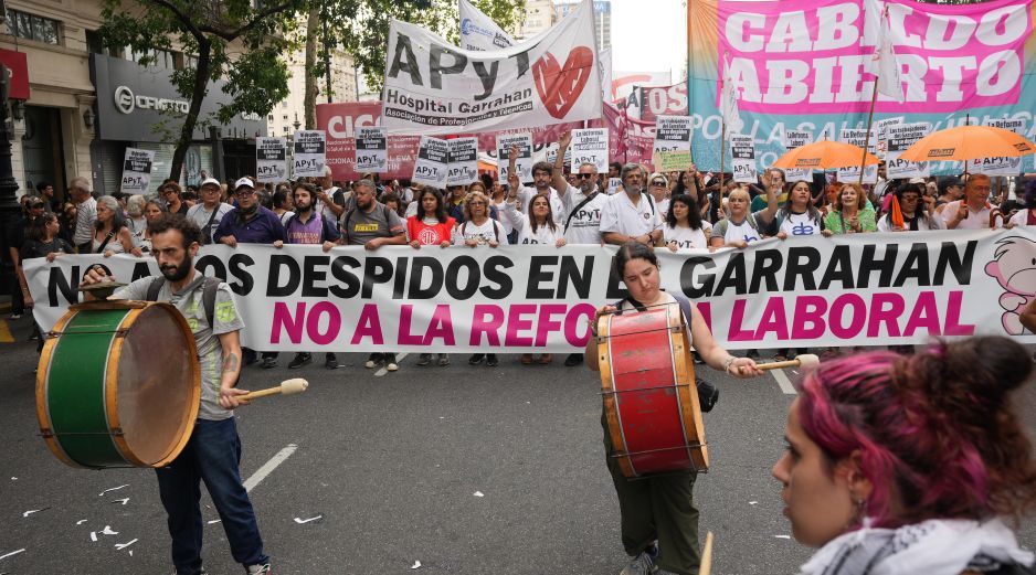 El debate por la reforma laboral ocurre en momentos en que crece la frustración por la desigual recuperación económica bajo el gobierno del mandatario argentino. AP/R. Abd