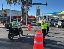 El socavón se formó debido a maniobras inadecuadas en una obra que se realiza entre Pléyades y Andrómeda. ESPECIAL/ Policía Vial.