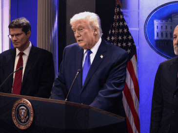 La decisión representa uno de los mayores reveses para la agenda del republicano en su segundo mandato. EFE/EPA/S. Thew