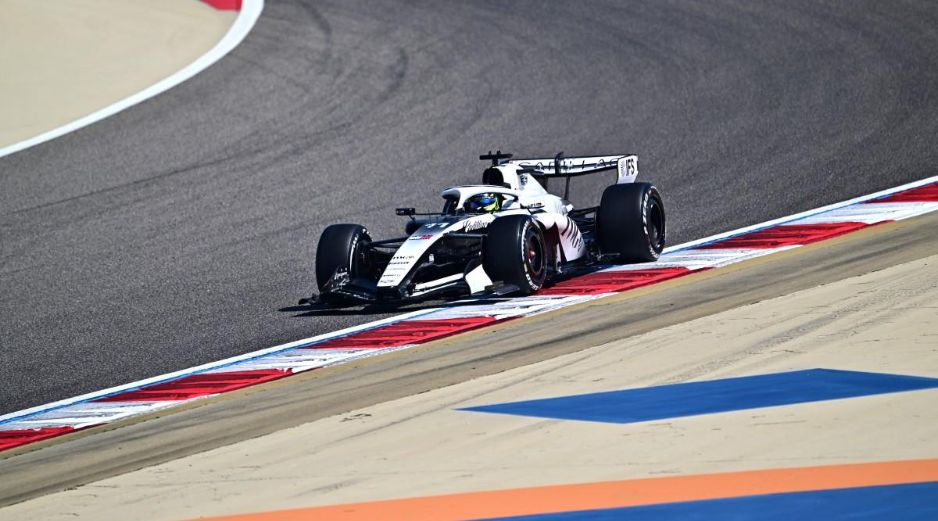 El jalisciense Checo Pérez concluyó estos días de pruebas con una sensación muy agradable. AFP / G. Cacace
