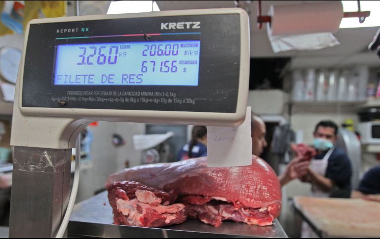 Entre los factores que explican esta tendencia se encuentra la afectación por el gusano barrenador, la menor disponibilidad de ganado en Estados Unidos, el aumento de la demanda interna y modificaciones en el esquema de importación. EL INFORMADOR / ARCHIVO