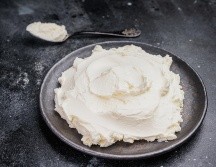 Los quesos blancos son productos frescos elaborados con leche cuajada. ESPECIAL / CANVA