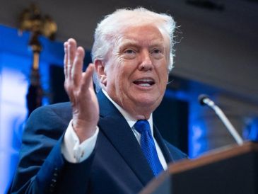 Donald Trump anunció que elevará el arancel global con efecto inmediato, tras el importante revés que la Corte Suprema le propinó ayer viernes a su agresiva política comercial. AFP / A. Schwartz