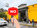 Tras los bloqueos y enfrentamientos armados en varios puntos de la ciudad, el Gobierno del Estado exhorta a la población a evitar circular por puntos o vehículos incendiados, resguardarse en casa. EL INFORMADOR / H. Figueroa