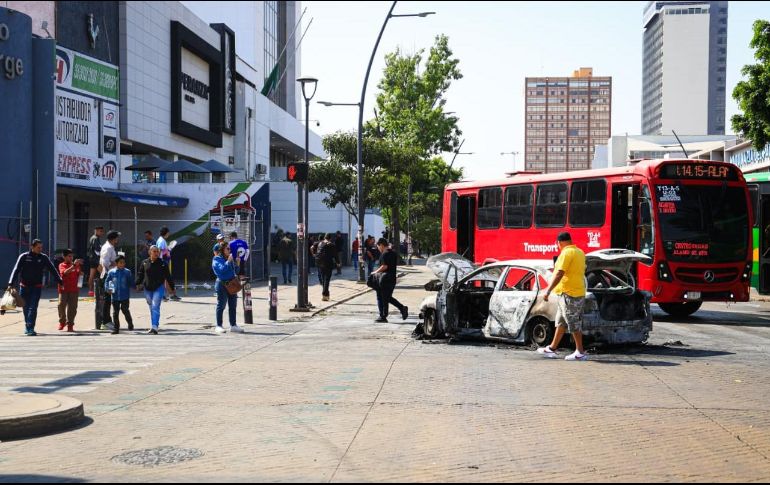 Las autoridades de Jalisco y municipales continúan con las labores para regresar a la normalidad tras los bloqueos registrados este domingo en diversos puntos de la Zona Metropolitana de Guadalajara y del interior del Estado. EL INFORMADOR / J. Acosta