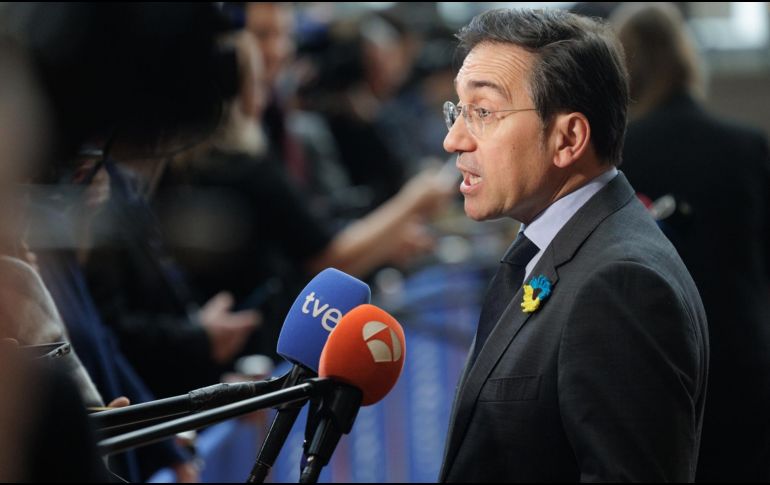 El ministro de Asuntos Exteriores de España, Jose Manuel Albares Bueno, habla a la prensa al inicio de un Consejo de Asuntos Exteriores en Bruselas, Bélgica, 23 de febrero de 2026. EFE/O. MATTHYS