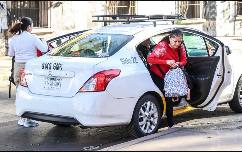 Hasta el momento, el servicio del Tren Ligero, Mi Transporte Tren Ligero y Macrobús opera sin tanta afluencia de personas. EL INFORMADOR / A. Navarro