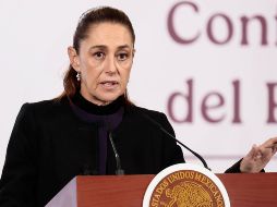 La presidenta de México, Claudia Sheinbaum, habla en una rueda de prensa este lunes, en Palacio Nacional de Ciudad de México. EFE/ J. Méndez