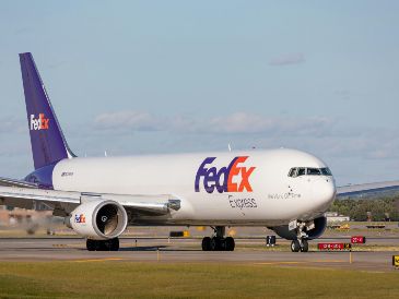 Hace unos meses, al publicar sus resultados trimestrales, FedEx advirtió que las tasas podrían representar un cargo de mil millones de dólares en su ejercicio 2026. UNSPLASH