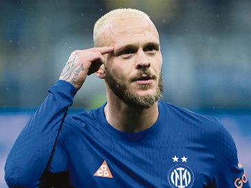 En un momento de máxima tensión para el Inter, es el carrilero izquierdo, Federico Dimarco, la principal pieza con la que cuenta el equipo. AFP