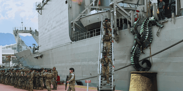 Mencho: Llega buque de guerra a Puerto Vallarta con refuerzos tras ola de violencia