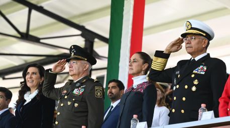 El secretario de la Defensa Nacional, Ricardo Trevilla Trejo, destacó que la primera conmemoración del Día de la Bandera estuvo a cargo de la Defensa en 1940. ESPECIAL