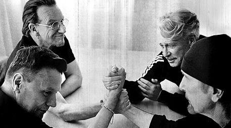 U2 difundió una fotografía que muestra la unión de sus integrantes. ESPECIAL
