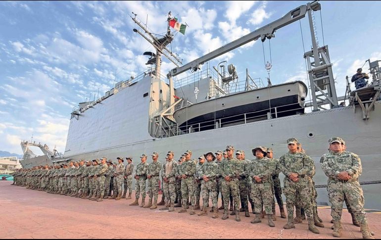 A bordo del buque Usumacinta, 103 elementos de la Armada de México arribaron a Puerto Vallarta. SUN/ESPECIAL