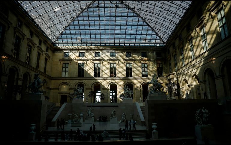 El nuevo director, dará prioridad a reforzar la seguridad y la protección de los edificios del Louvre, sus colecciones y a los visitantes y al personal. EFE/EPA/YOAN VALAT