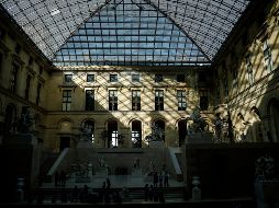 El nuevo director dará prioridad al refuerzo de la seguridad, así como a la protección de los edificios del Louvre, sus colecciones, a los visitantes y al personal. EFE/EPA/YOAN VALAT