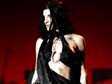 La cantante argentina fue invitada en el programa en vivo "Tapados de laburo". ESPECIAL / IG / @cazzu