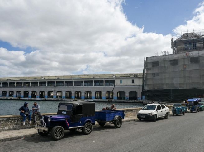 Según el Departamento del Tesoro de EU, las empresas se deben asegurar de que el combustible irá a manos de ciudadanos y empresas del sector privado. AFP / Y. Lage