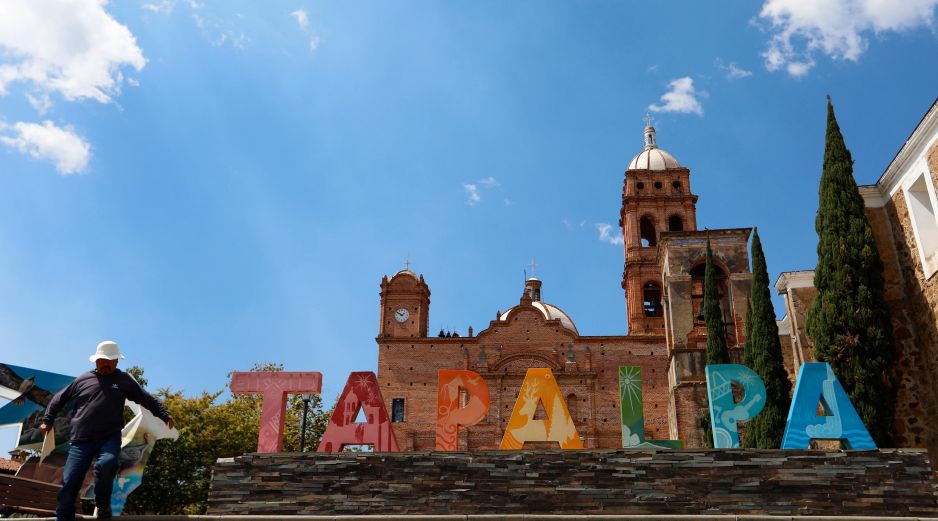 El gobernador de Jalisco levantó el código rojo desde el martes, y poco a poco los habitantes de las zonas afectadas han vuelto a retomar sus actividades. EFE/F. Guasco