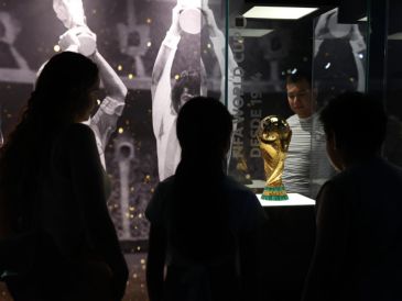 El trofeo de la Copa del Mundo es uno de los objetos deportivos más reconocidos del planeta. EFE