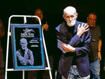 El dramaturgo Luis de Tavira, recibió un reconocimiento por su trayectoria de más de cinco décadas. EL UNIVERSAL