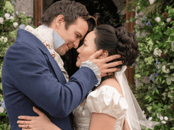 La showrunner Jess Brownell ofreció otra pista durante el estreno en París. En una entrevista con Deadline, mostró dos pañuelos con las iniciales “E” y “F”, reforzando que ambas tendrán su propia entrega. ESPECIAL/NETFLIX