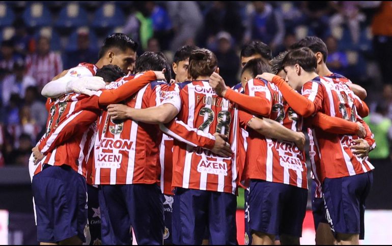 Tras su arribo a Guadalajara, los seleccionados de Chivas quedaron a disposición del técnico Gabriel Milito, quien evaluará su estado físico y definirá su participación en el compromiso ante Toluca. IMAGO7