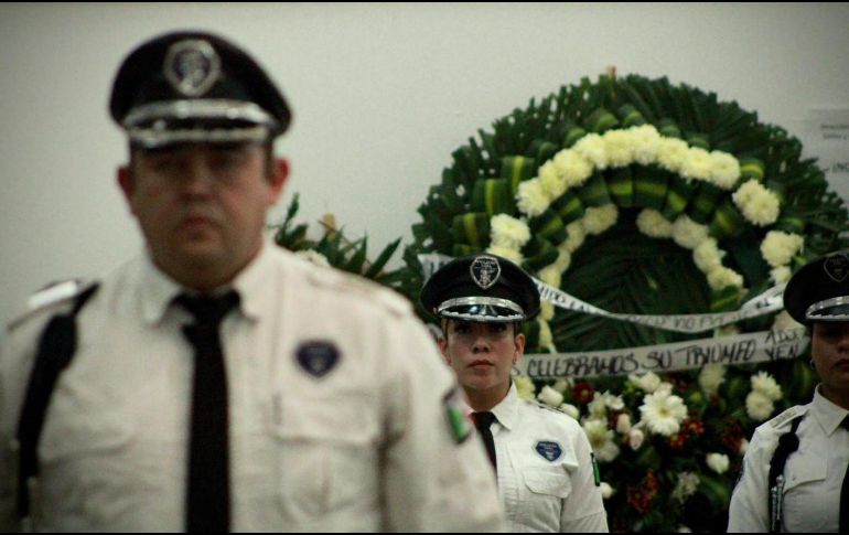 Durante el homenaje se recordó que el oficial custodio transmitía que ser policía significa calidez, amabilidad y generosidad, además de valentía y arrojo. ESPECIAL/Secretaría de Seguridad Jalisco