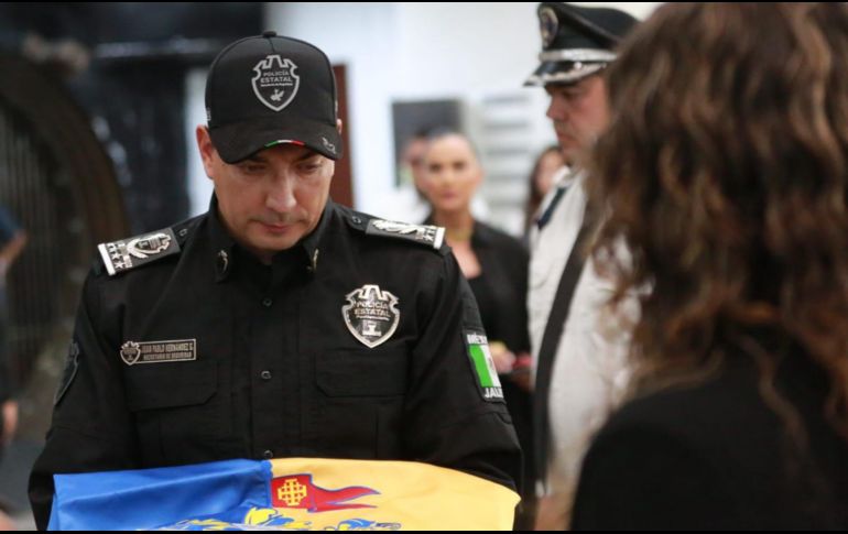 Durante el homenaje se recordó que el oficial custodio transmitía que ser policía significa calidez, amabilidad y generosidad, además de valentía y arrojo. ESPECIAL/Secretaría de Seguridad Jalisco