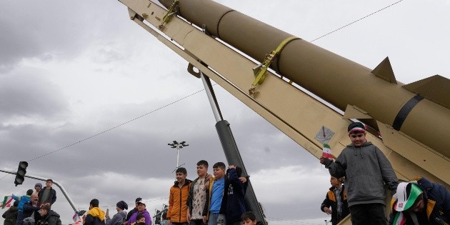 China urge a sus ciudadanos a abandonar Ir&aacute;n ante creciente tensi&oacute;n militar