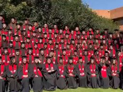 Paramédicos atendieron a 28 estudiantes en el lugar del accidente; cinco fueron trasladados a hospitales para una mejor evaluación. ESPECIAL