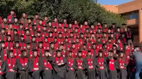 Imágenes del momento del colapso se difundieron en redes sociales, mostrando la caída de las gradas. CAPTURA DE PANTALLA/X/@c4jimenez