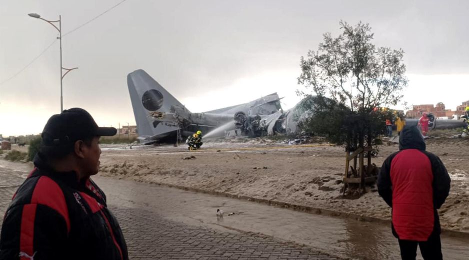 La gente que estaba en el lugar reportó que quedaron esparcidos en el sitio billetes que eran transportados en el avión. EFE/ Noticias San Roque D7