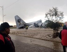 La gente que estaba en el lugar reportó que quedaron esparcidos en el sitio billetes que eran transportados en el avión. EFE/ Noticias San Roque D7