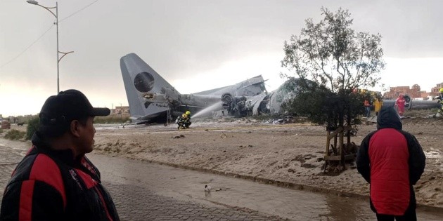 Accidente a&eacute;reo: Un avi&oacute;n militar de carga se estrella en Bolivia; hay heridos