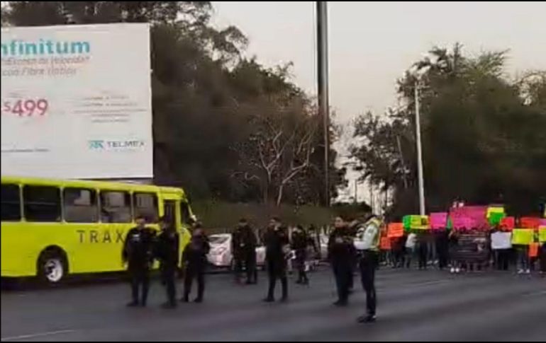 Manifestantes exigen liberar a joven detenido por hechos violentos en Guadalajara. ESPECIAL