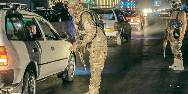 Guerra: Ministro de defensa de Pakist&aacute;n declara conflicto abierto en contra de Afganist&aacute;n