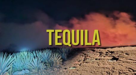 El fuego consume montículos de basura con alturas de hasta 3 metros en sus puntos más altos. ESPECIAL / FACEBOOK Protección Civil Jalisco