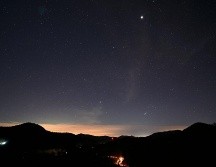 De acuerdo con el portal especializado en astronomía Star Walk, la mejor ventana de observación para esta alineación de seis planetas comenzará luego del atardecer. ESPECIAL / CANVA