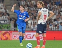 Agustín Palavecino selló el triunfo celeste con un gol clave para tomar el liderato. EFE/M. Sierra