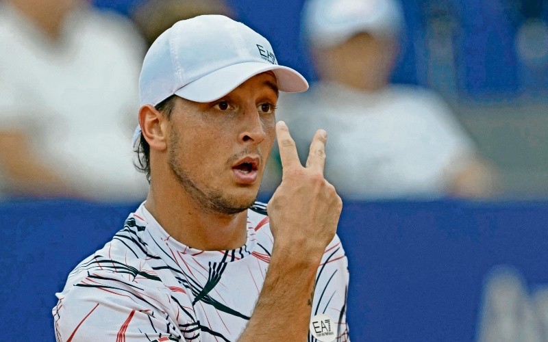 Luciano Darderi suma cuatro títulos ATP 250 en seis finales que se ha clasificado. AFP/J. Mabromata