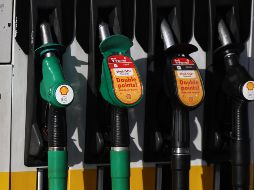 Los precios mundiales del petróleo han subido drásticamente tras la respuesta de Irán a los ataques aéreos estadounidenses e israelíes. EFE/ Neil Hall