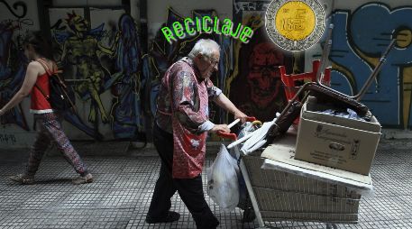 Todo sirve y todo se puede reciclar. Identifica, reúne y entrégalo en el espacio de reciclaje que más se acomode a tus traslados. EFE / ARCHIVO