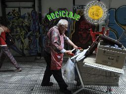 Todo sirve y todo se puede reciclar. Identifica, reúne y entrégalo en el espacio de reciclaje que más se acomode a tus traslados. EFE / ARCHIVO